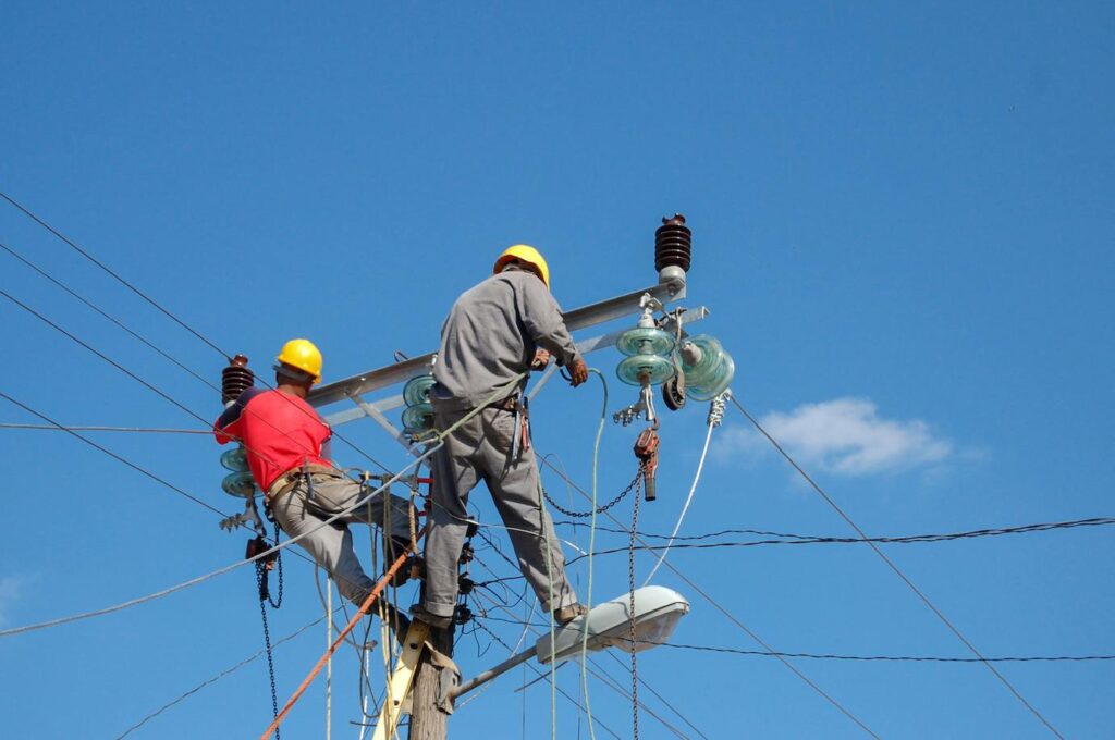 Line Installers